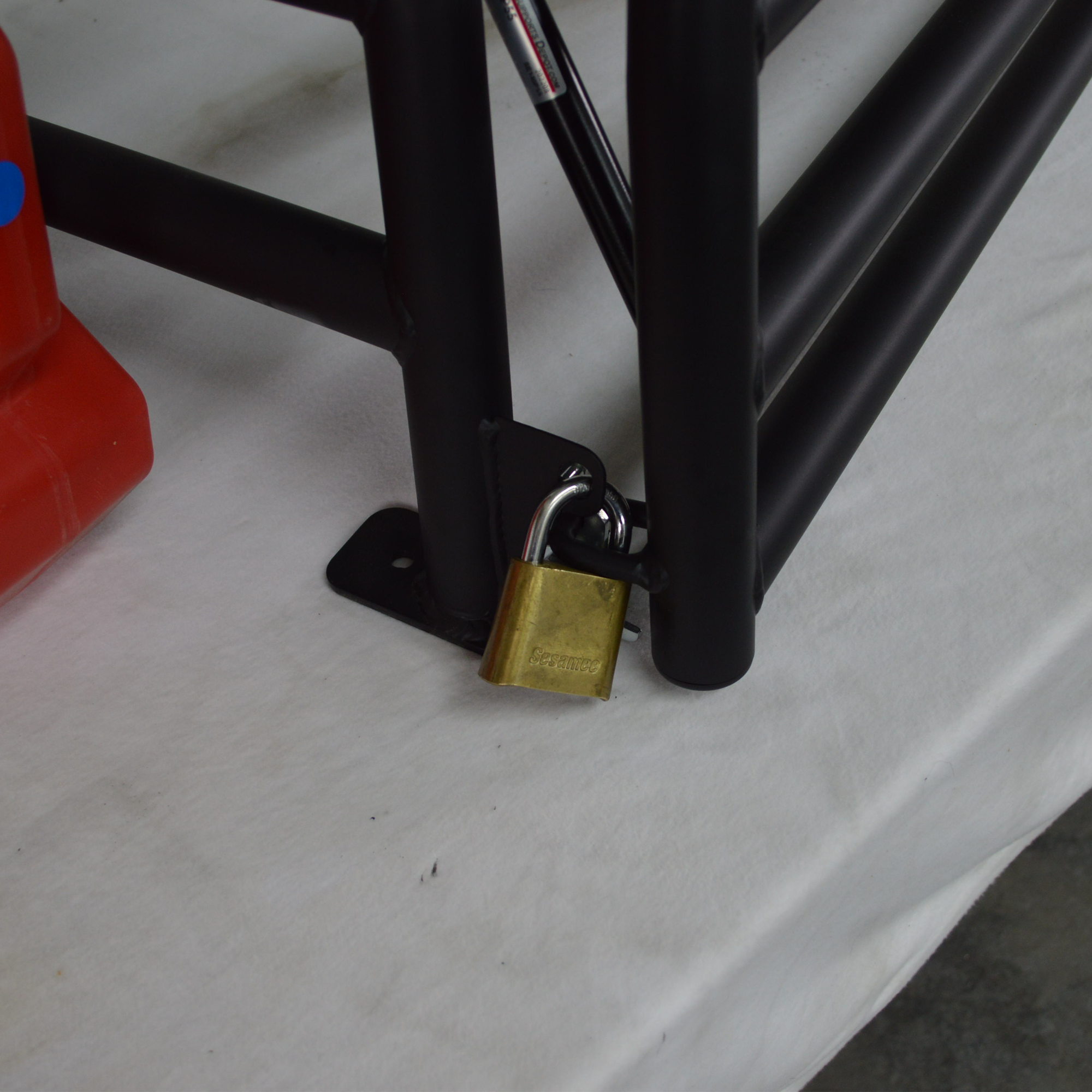 Xpedition Cargo Rack Locked